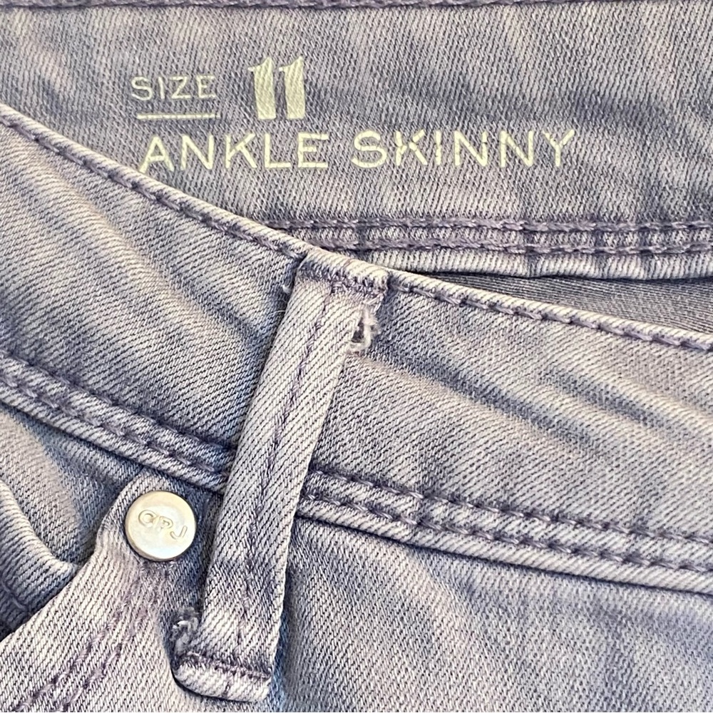 Celebrity Pink Jeans, Size:11 (30), In the Color Gray, Frayed Hem, Skinny ankle - Picture 3 of 12
